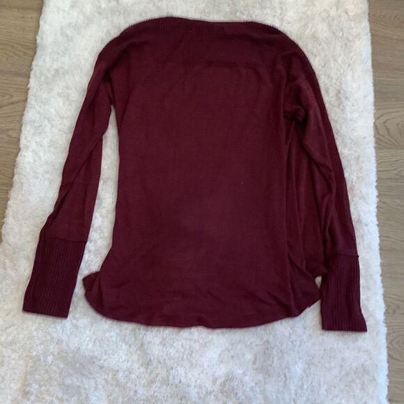 Abercrombie & Fitch burgundy tie sweater.  Size XS. - Picture 5 of 5